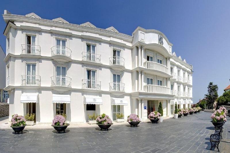 Gran Hotel Suances Exteriör bild