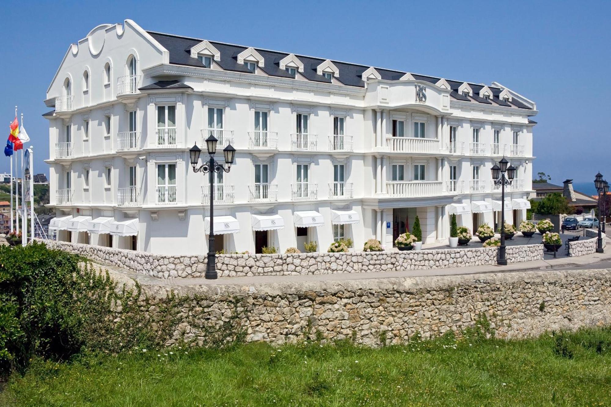 Gran Hotel Suances Exteriör bild